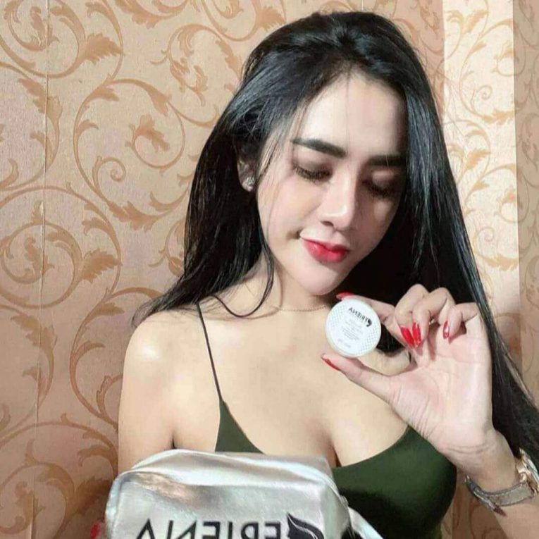 Vernita Syabilla Digrebek Polisi di Sebuah Loby Hotel di Kota Lampung Saat Hendak Bertemu dengan Pelanggan Prostitusi Onlinenya Yaitu Seorang Pengusaha Berinisial S